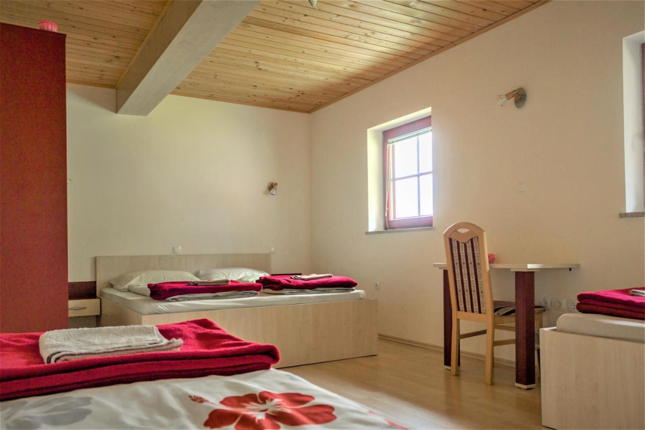 Apartments Petek Gornji Grad Екстериор снимка